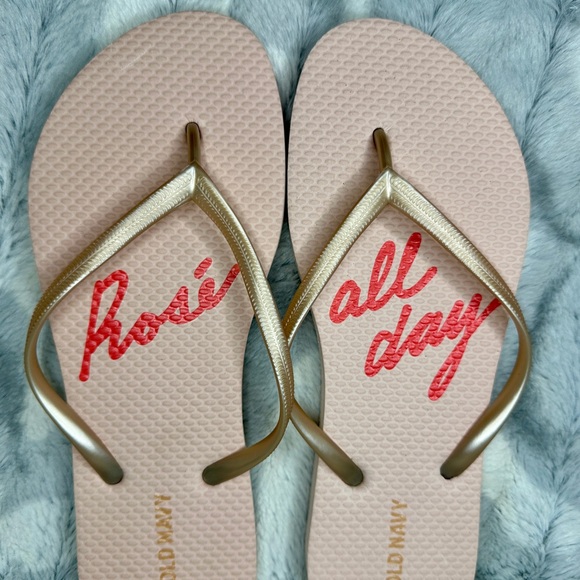 Old Navy Rosé - Light Pink Rose Gold Beach Summer Flip Flop Thong Sandals Size 6 - Picture 4 of 7